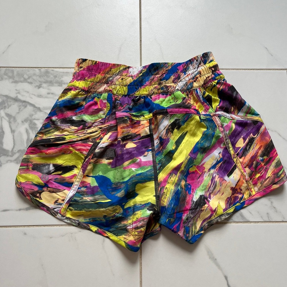 Lululemon Hotty Hot shorts Catalyst Multi Print sz 4 - Picture 6 of 6